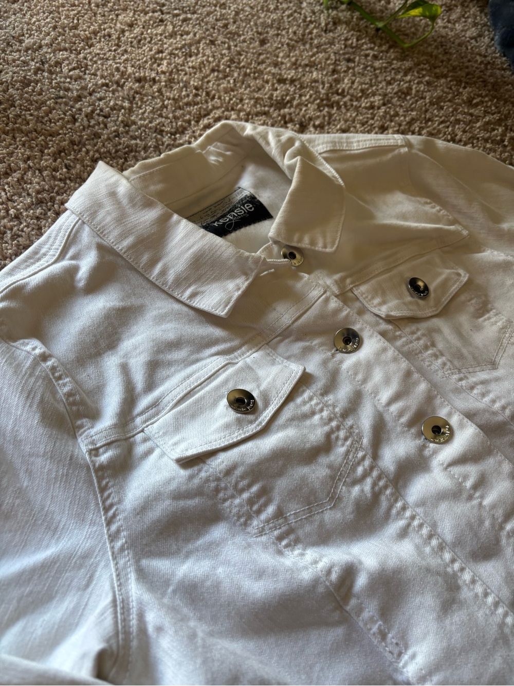 Kensie White Cropped Denim Jacket
